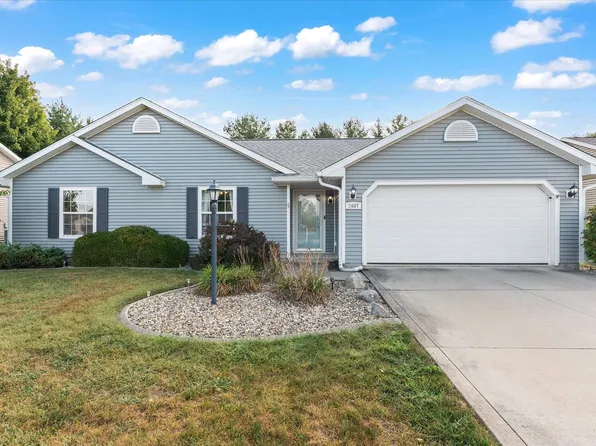 2007 Jonathon Dr, Monticello, IL 61856