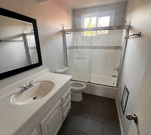 5th image of 1119 N Hayworth Ave #6