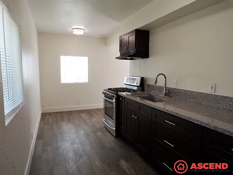 813 Kentucky St — Photo 4