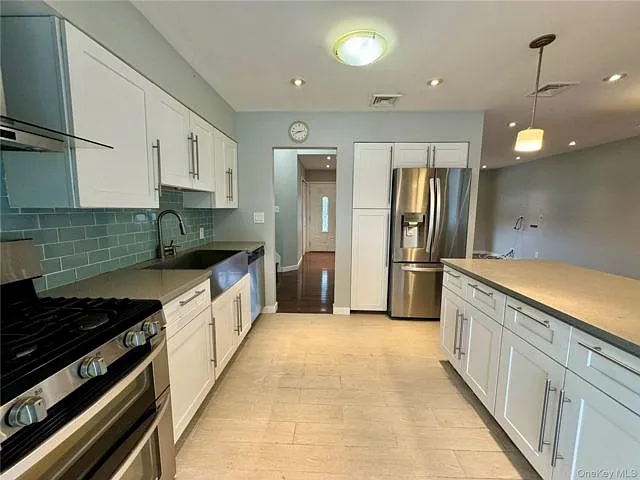 68 Jamaica Ave — Photo 3