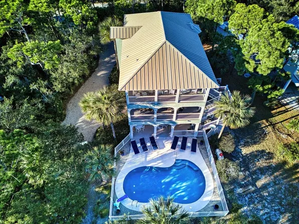 1824 Denise Ct E, Eastpoint, FL 32328