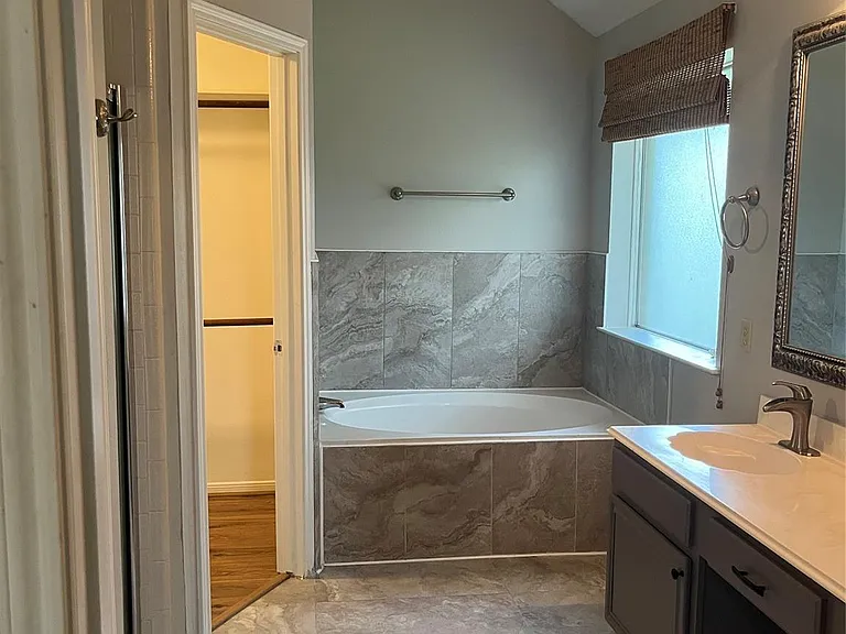 11302 Meadowchase Dr — Photo 14