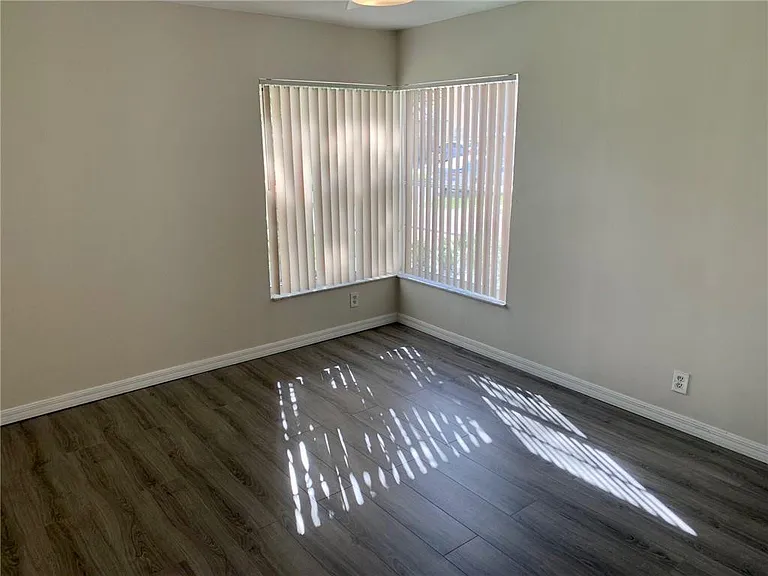 10841 Fox Glen Dr — Photo 15