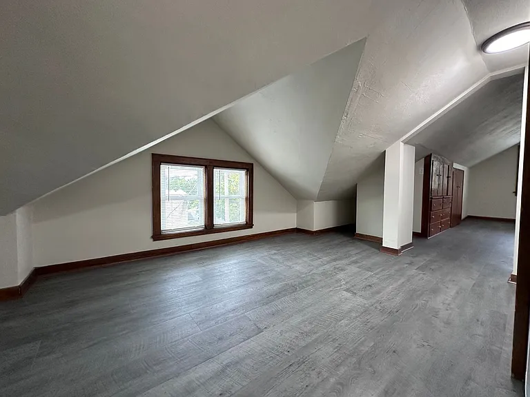 822 Pine St — Photo 2
