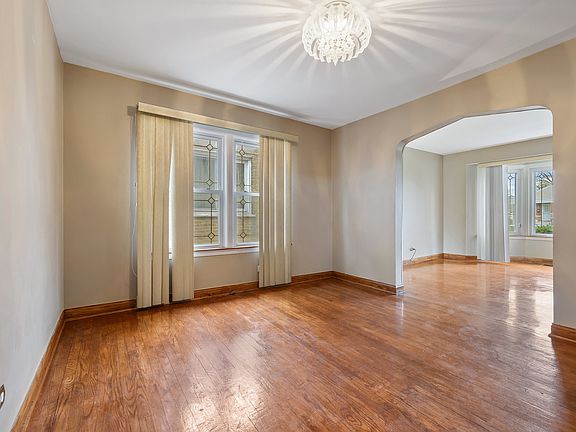 3rd image of 132 Linden Ave
