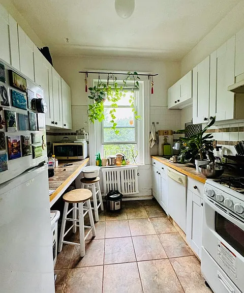 193 Strathmore Rd #15 — Photo 3