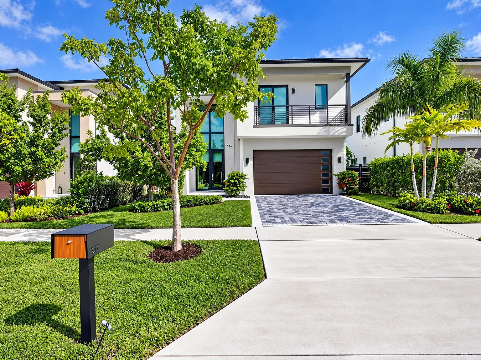 4 bed, 4.0 bath, 3722 sqft, $35,000 — Photo 1
