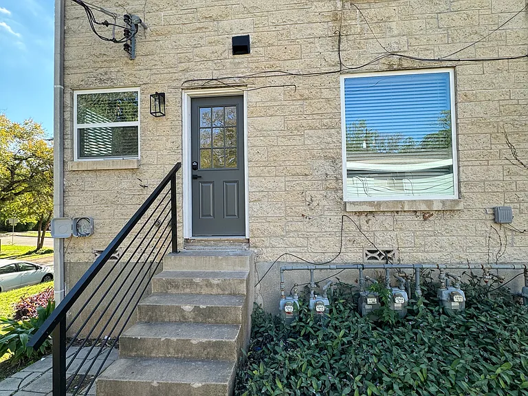 3300 Tom Green St #1 — Photo 26