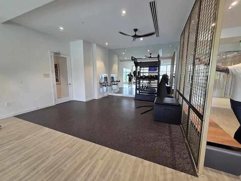 670 W 70th Pl #B1 — Photo 24