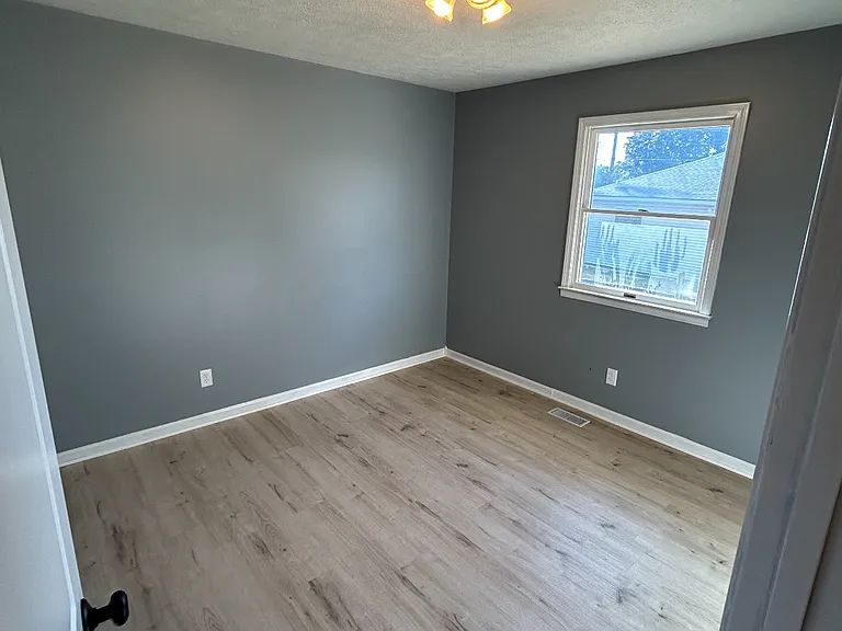 202 S Wetmore St #C — Photo 3