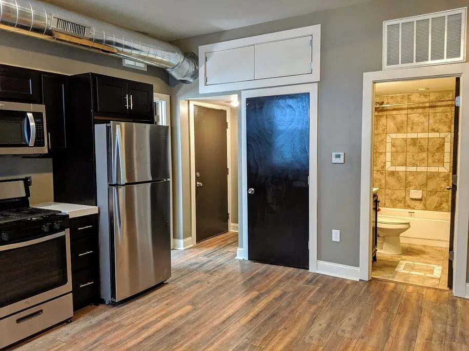3 bed, $2,250 — Photo 2