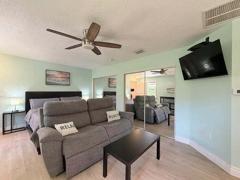 6100 Francis St #B — Photo 14
