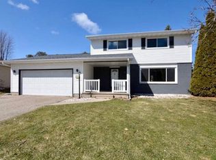 121 Simon Trl, Waunakee, WI 53597