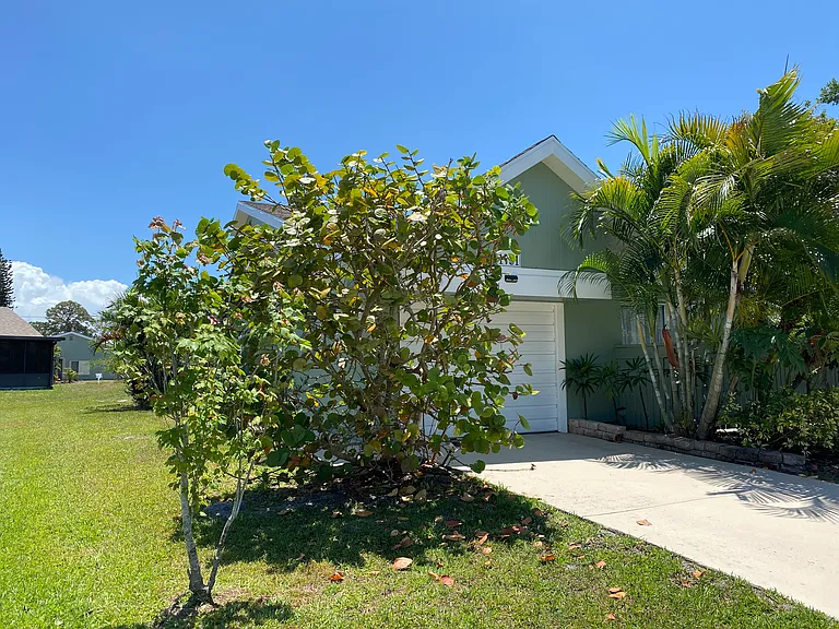 1781 SE Linpark Ct — Photo 5