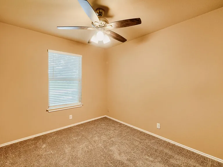 196 Goddard — Photo 17