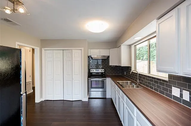 304 S Burnet St — Photo 5