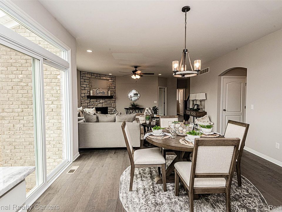 21 Medford Hill Dr, photo 8