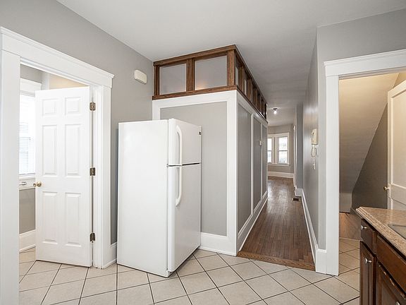 5th image of 6915-6917 Franklin Ave #70F89141D