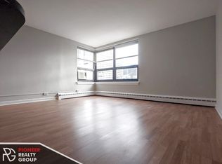 444 W Wellington Ave, Chicago, IL 60657