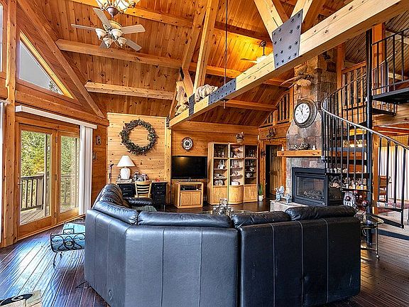 5th image of 34 Mountain View Ln
