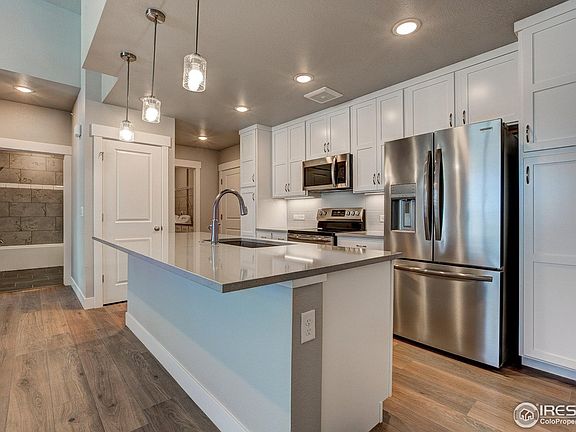 4th image of 255 High Point Dr #G-205