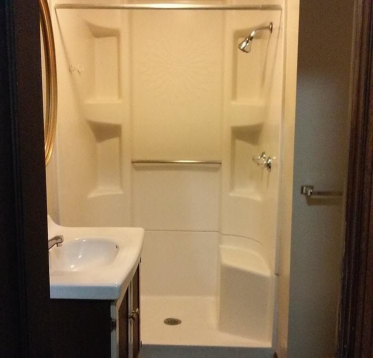 Bathroom shower no tub