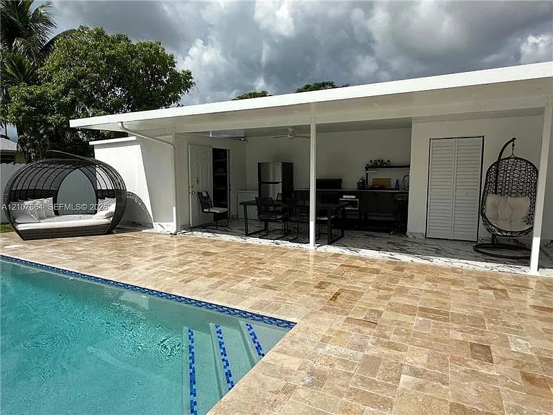 3 bed, 1180 sqft, $4,200 — Photo 2
