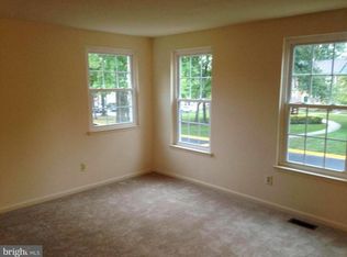 7011 Braddock Mews Pl, Springfield, VA 22151