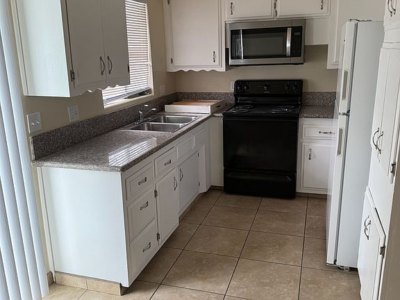 3rd image of 3804 Bryn Mawr Dr