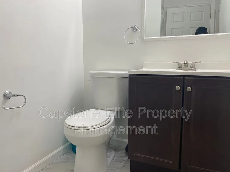 20 Ashby Ln #3 — Photo 5