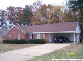 10211 Chateau Dr, Olive Branch, MS 38654