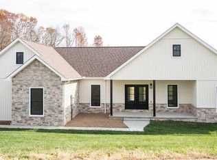 51 Virginia Oaks Dr, Moundsville, WV 26041