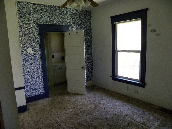 5th image of 1606 J St