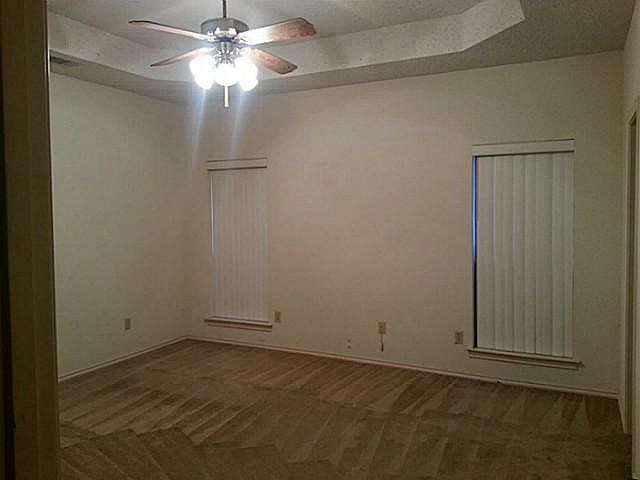 2nd image of 813 Longleaf Dr