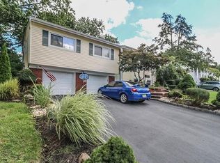 66 Harmon Rd, Edison, NJ 08837