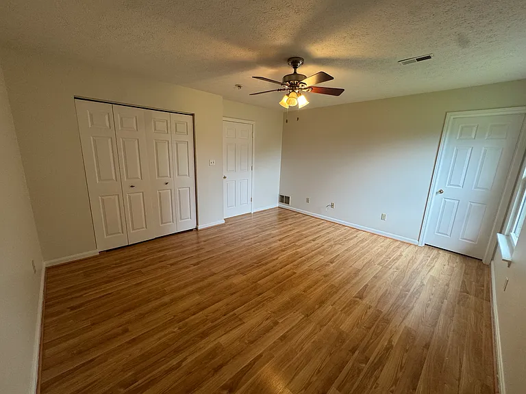 305 Routt Dr — Photo 13
