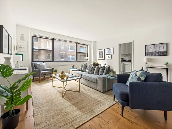 116 Central Park South image 2 of 13