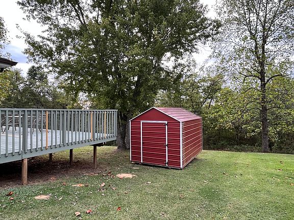 2nd image of 114 Robin Dr