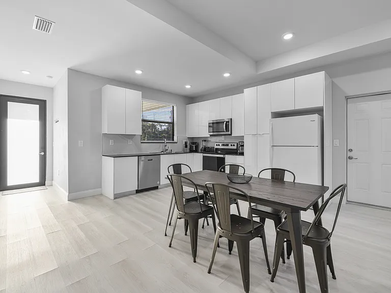 622 Windermere Dr — Photo 7