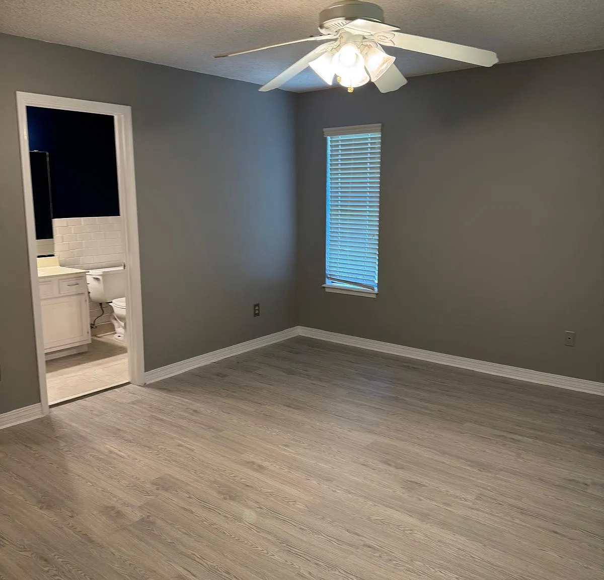 3 bed, 1459 sqft, $2,000 — Photo 1