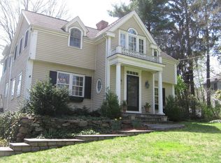 75 Elm Pl, New Canaan, CT 06840