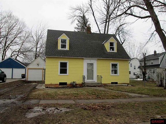 3rd image of 217 5th St S