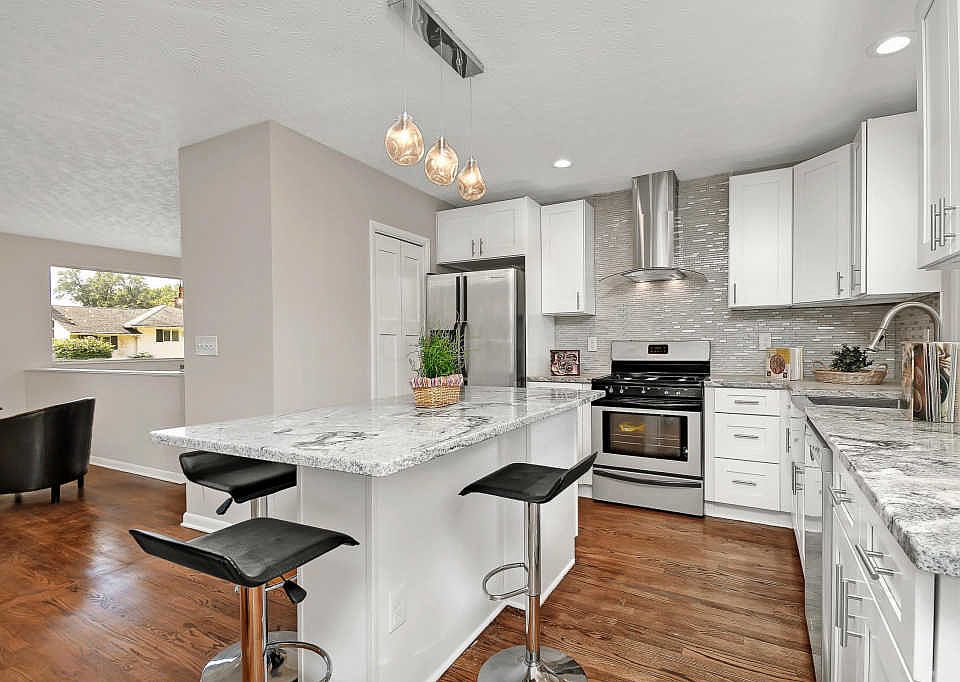 1st image of 958 Thomas Ln