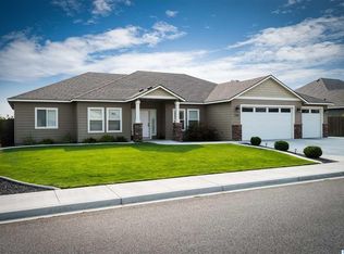 729 S Oklahoma St, Kennewick, WA 99336