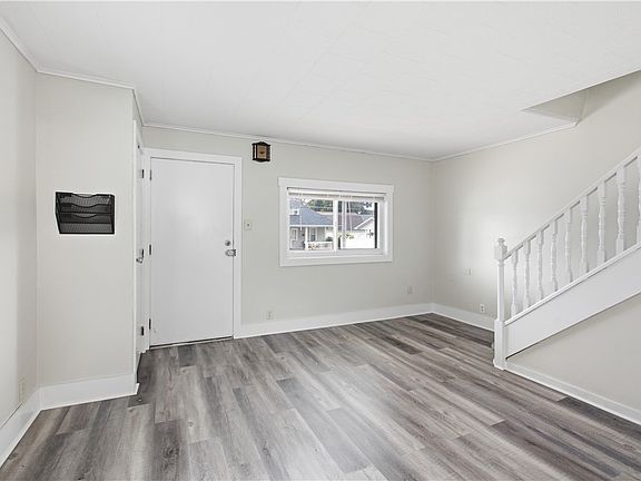 3rd image of 833 5th St