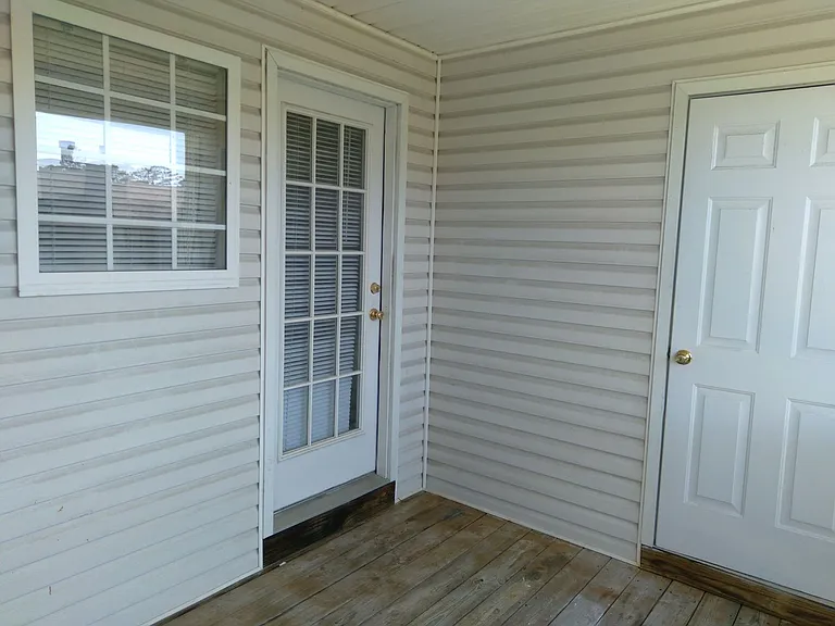 139 John Ct — Photo 13