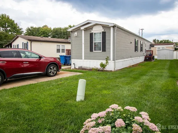 7 Shelley Rd, North Brunswick, NJ 08902