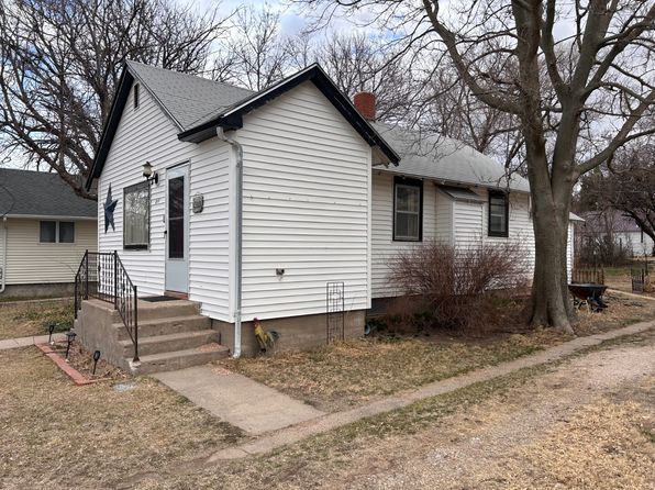 217 W 5th St, Goodland, KS 67731