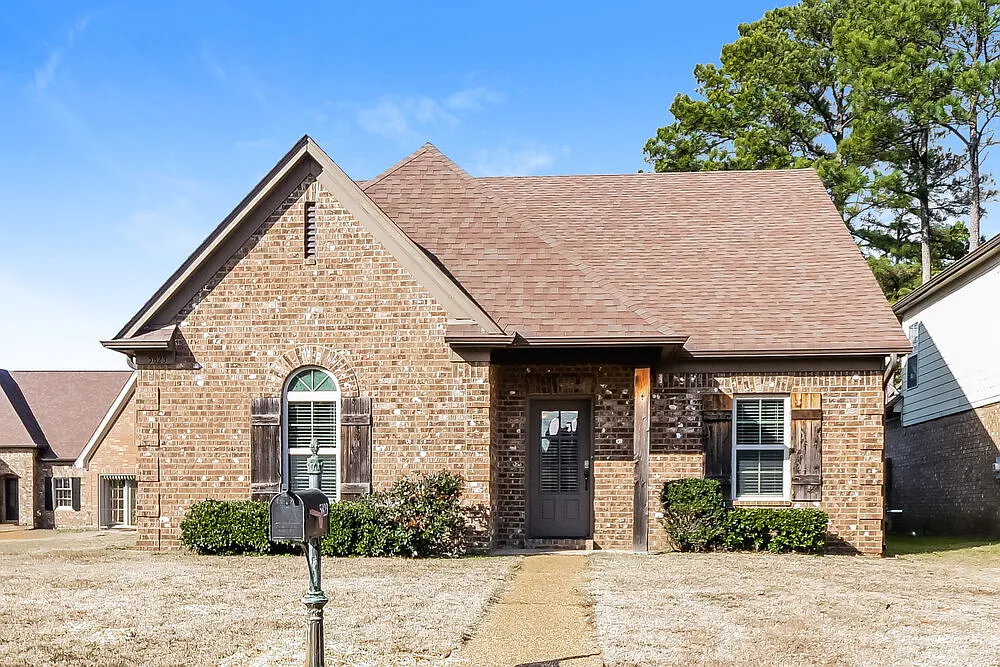 4 bed, 3.0 bath, 1856 sqft, $2,115 — Photo 1