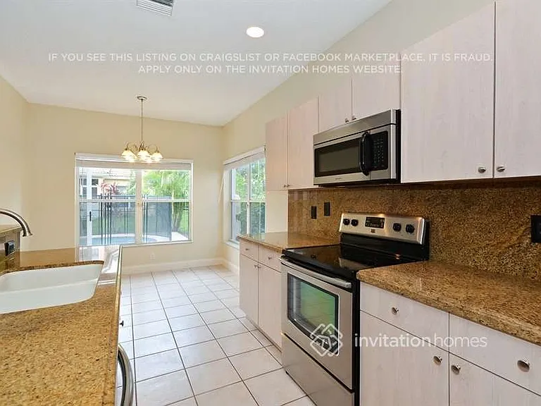8556 NW 57th Dr — Photo 9